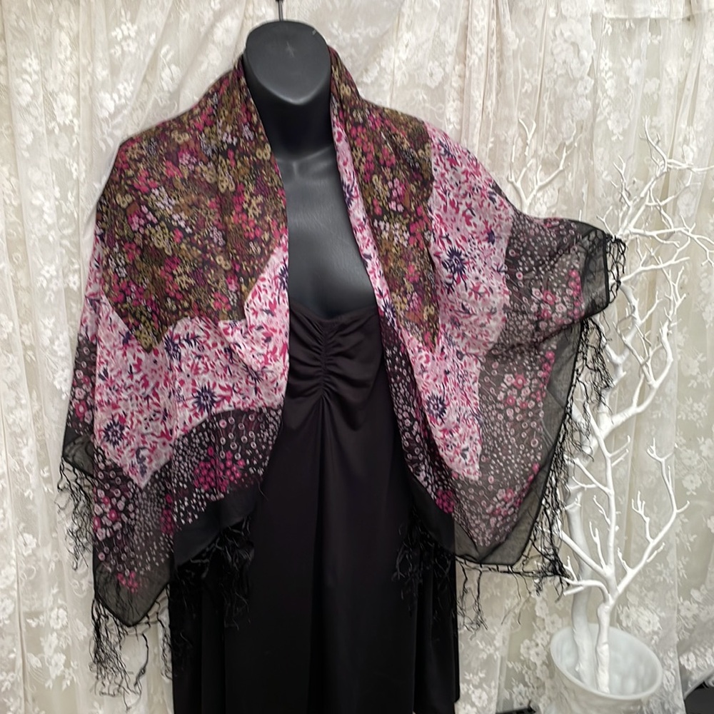 Vintage 80’s (yup, I’ve had that long 😉🤣) Purple Floral Scarf with Fringe